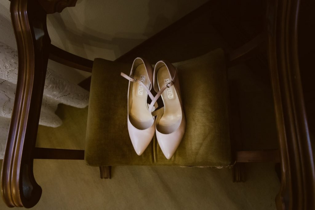 dettaglio scarpe sposa