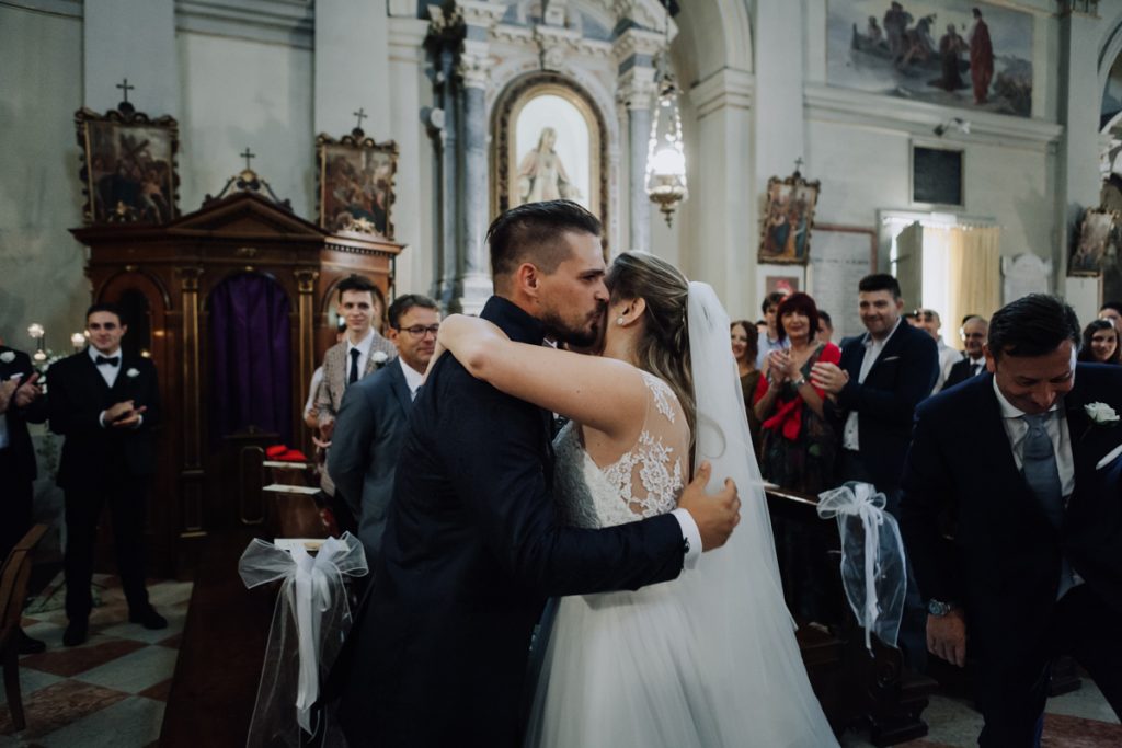 sposo vede sposa in chiesa santa bona treviso